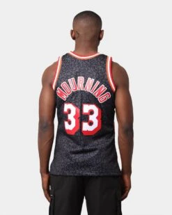 Mitchell & Ness MITCHELL AND NESS WILD LIFE SWINGMAN JERSEY 1996 -97 ALONZO MOURNING 11 Mitchell & Ness MITCHELL AND NESS WILD LIFE SWINGMAN JERSEY 1996 -97 ALONZO MOURNING -Fitness Gear Store 02029453 YB001 mens 0040