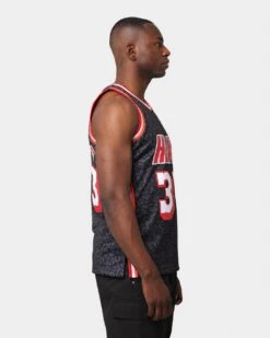 Mitchell & Ness MITCHELL AND NESS WILD LIFE SWINGMAN JERSEY 1996 -97 ALONZO MOURNING 12 Mitchell & Ness MITCHELL AND NESS WILD LIFE SWINGMAN JERSEY 1996 -97 ALONZO MOURNING -Fitness Gear Store 02029453 YB001 mens 0050