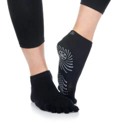 GAIAM PERFORMANCE GRIPPY YOGA SOCKS -Fitness Gear Store 27 70105 2