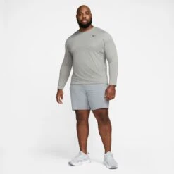 NIKE MENS DRY LEGEND POLY LONG-SLEEVE TEE -Fitness Gear Store 718837 063 PHSYM011