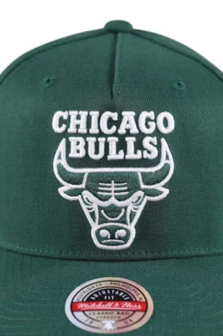 MITCHELL & NESS CAP 110 PINCH PANEL OLIVE CHICAGO BULLS -Fitness Gear Store a2a591673ea64c4dae904b689c58cbd3